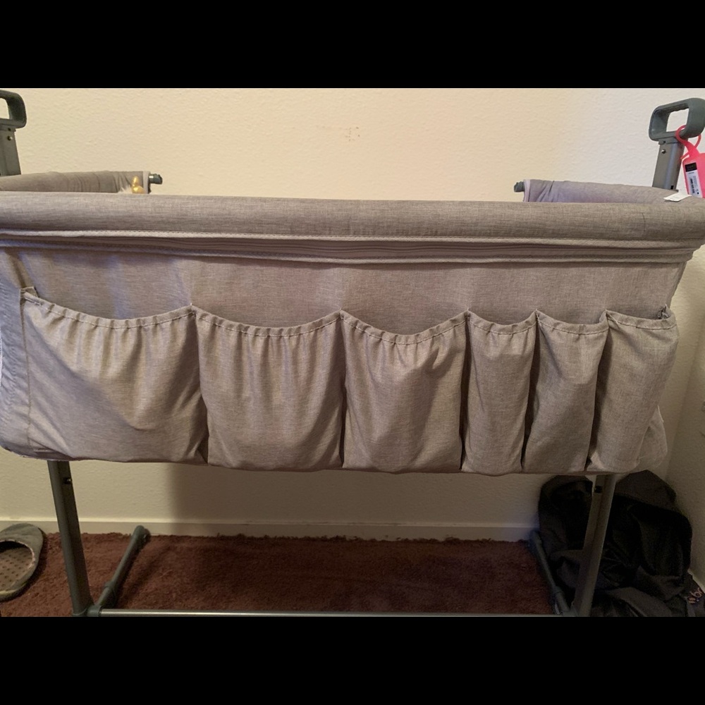Bassinet - Picture 3 of 8